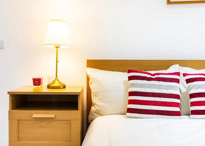 3 Bed 3 Bathroom Flat In Kensington B