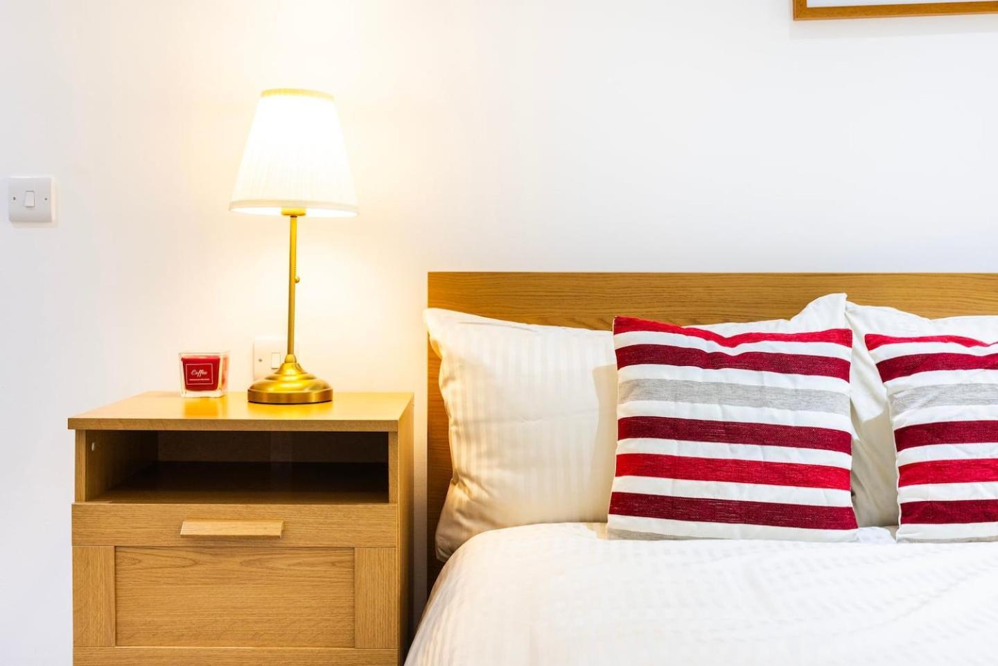3 Bed 3 Bathroom Flat In Kensington B Londra