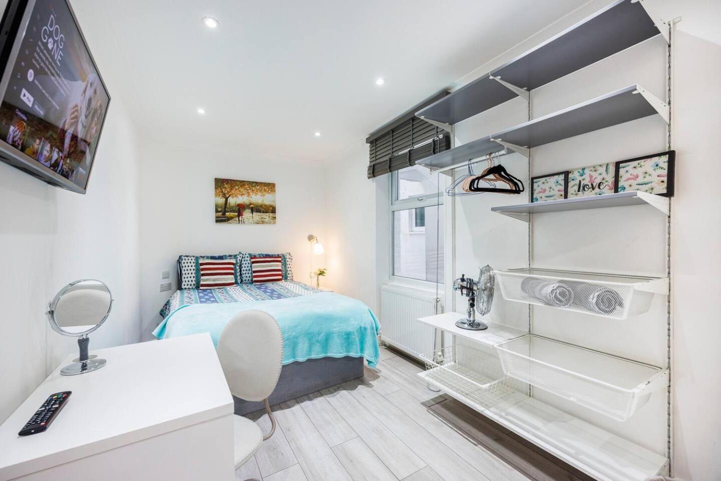 3 Bed 3 Bathroom Flat In Kensington B Appartamento