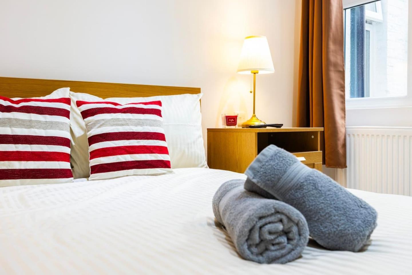 Appartamento 3 Bed 3 Bathroom Flat In Kensington B Londra