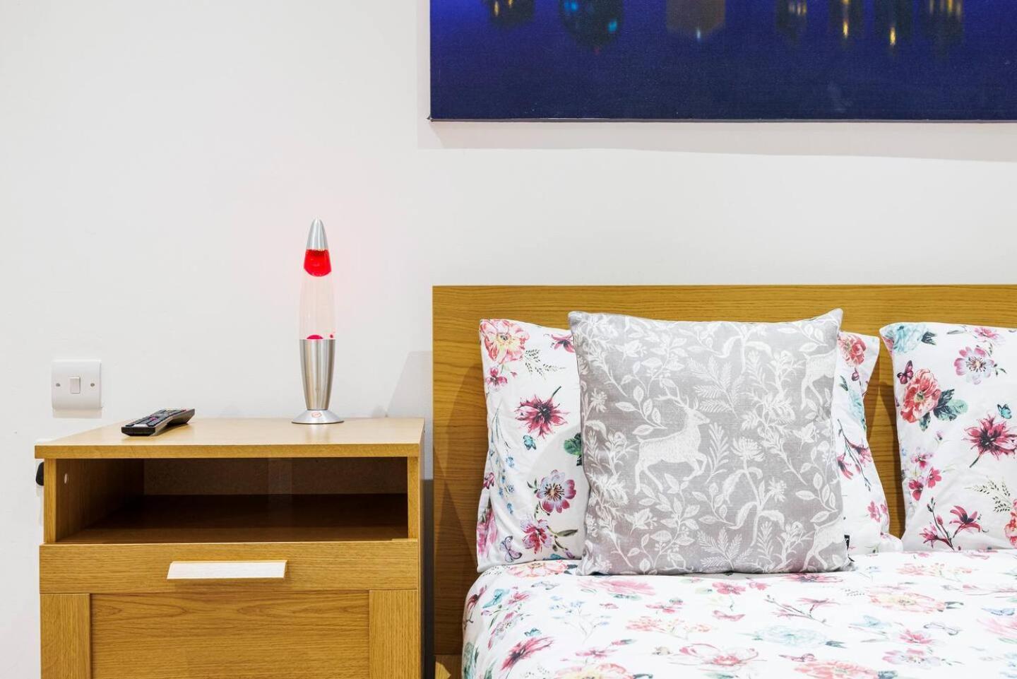 3 Bed 3 Bathroom Flat In Kensington B