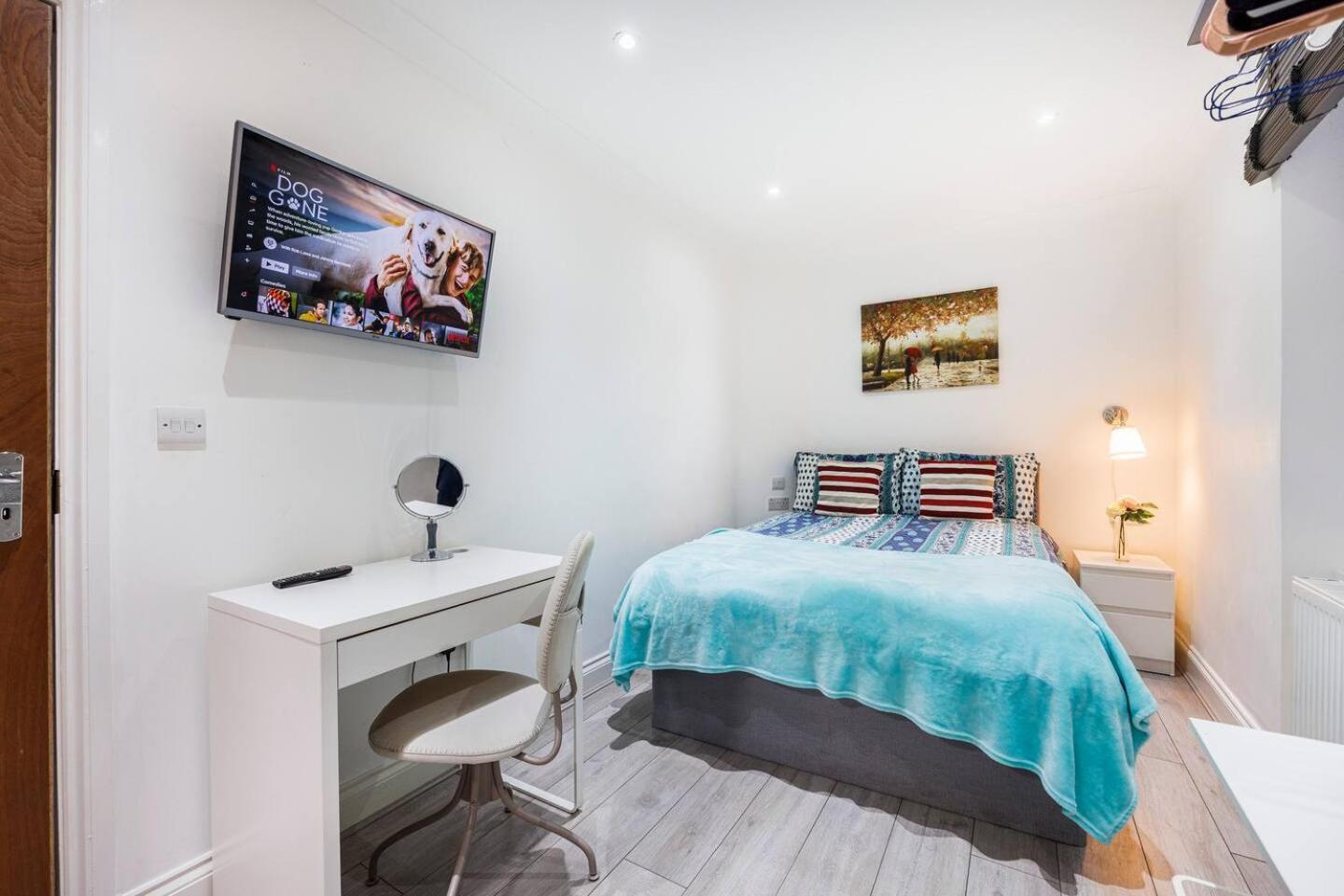Appartamento 3 Bed 3 Bathroom Flat In Kensington B Londra