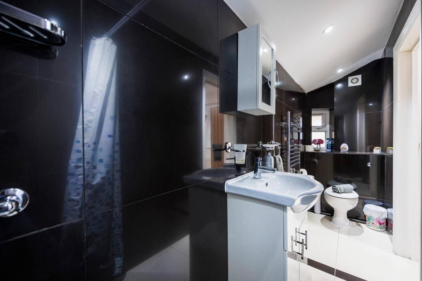 3 Bed 3 Bathroom Flat In Kensington B *