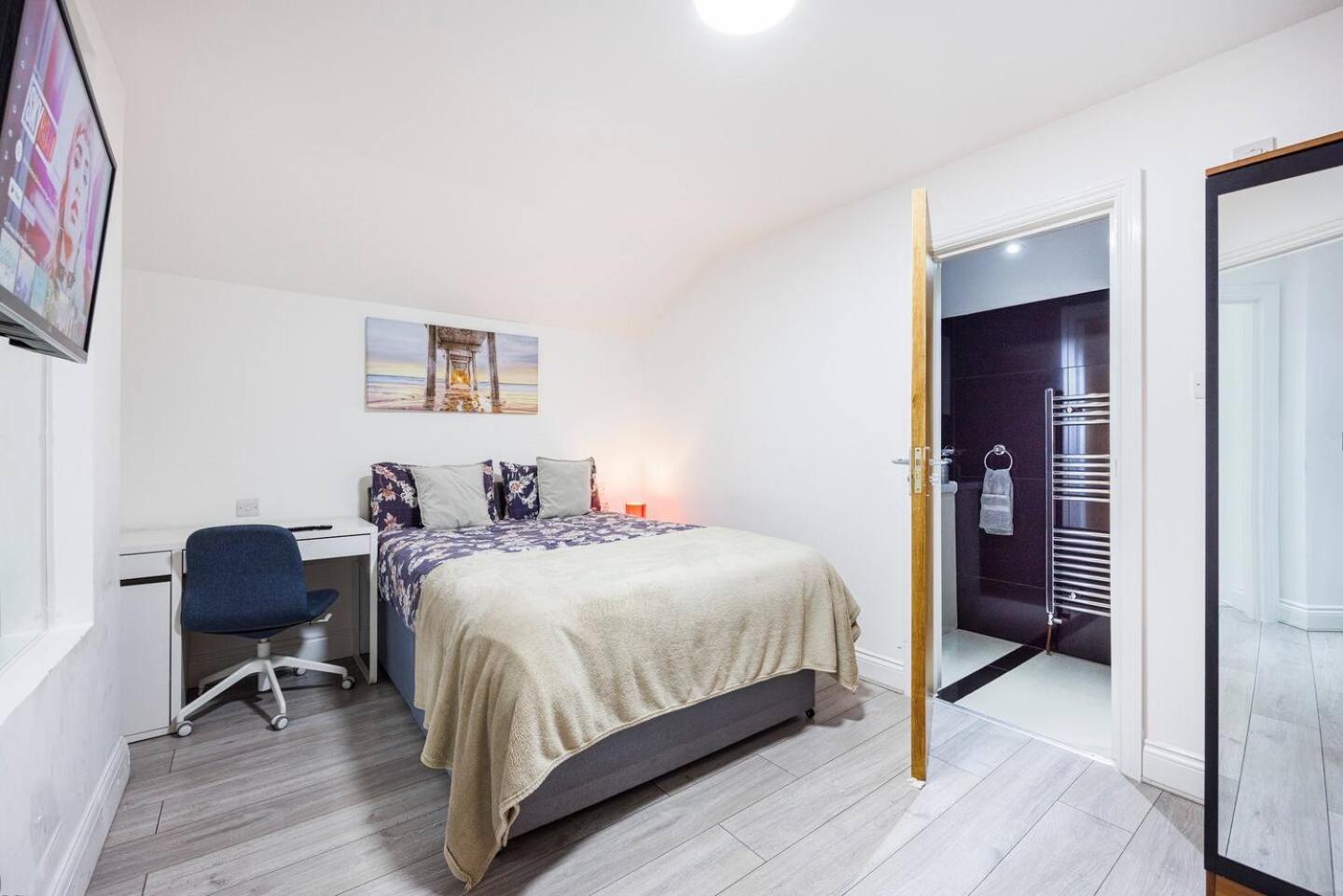 Appartamento 3 Bed 3 Bathroom Flat In Kensington B Londra